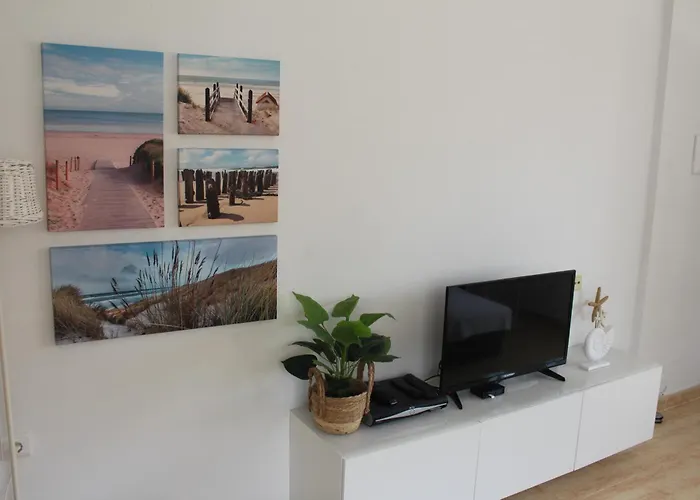 Bungalow With 2 Bedrooms And Roof Terrace In The Center Of La Zenia. Free Wifi.