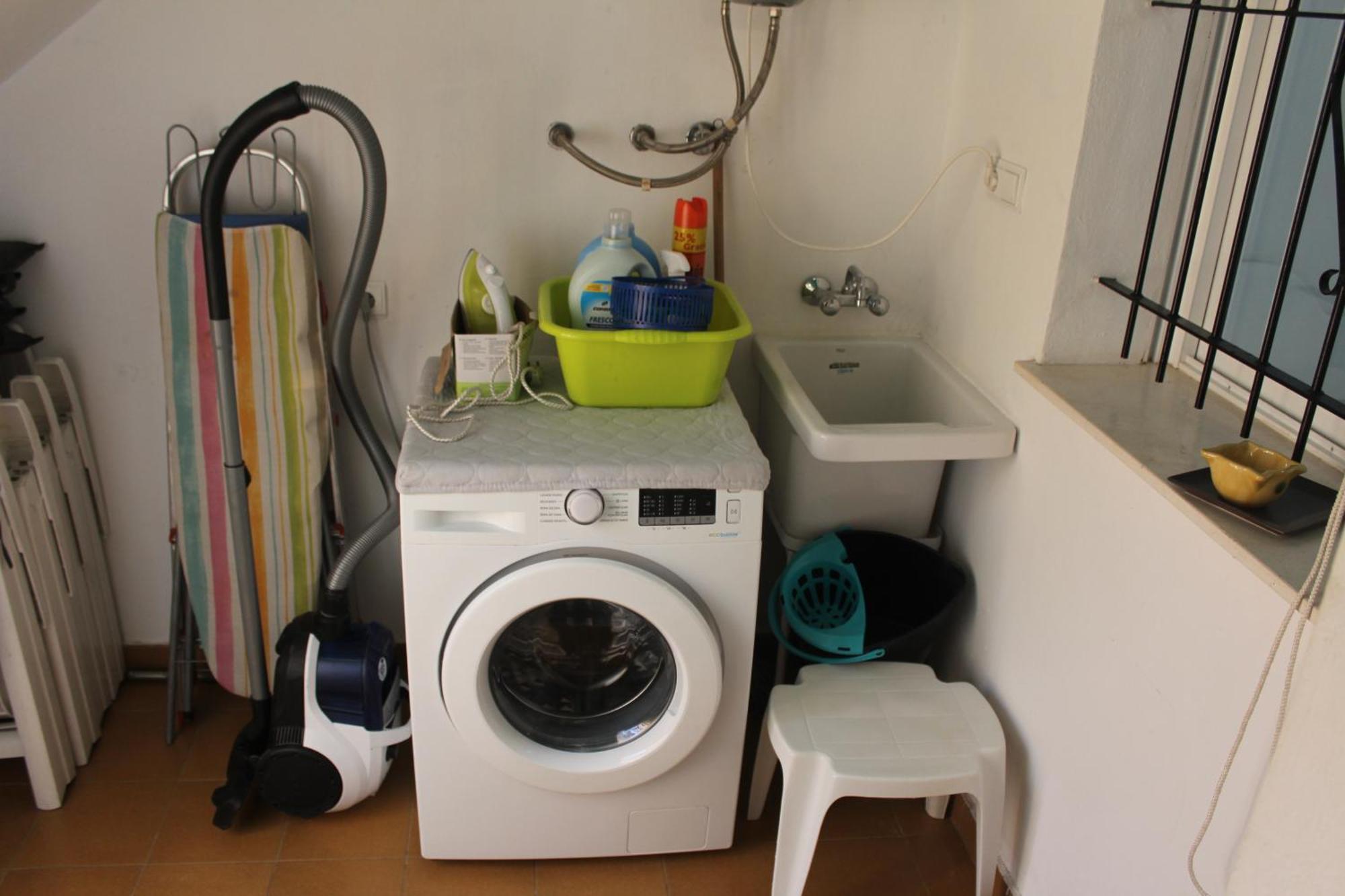 Сasa de vacaciones With 2 Bedrooms And Roof Terrace In The Center Of La Zenia. Free Wifi. Oriola (Orihuela)