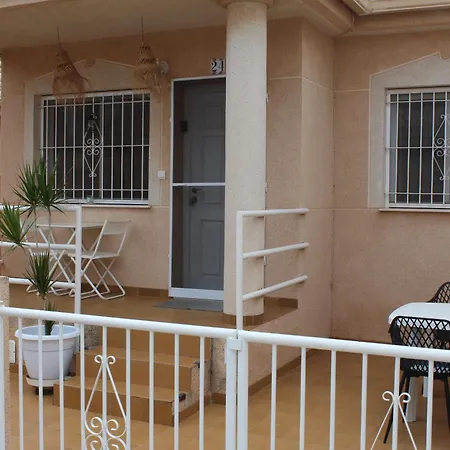 Bungalow With 2 Bedrooms And Roof Terrace In The Center Of La Zenia. Free Wifi. Orihuela Exterior photo