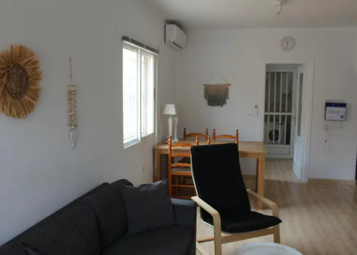 Bungalow With 2 Bedrooms And Roof Terrace In The Center Of La Zenia. Free Wifi.